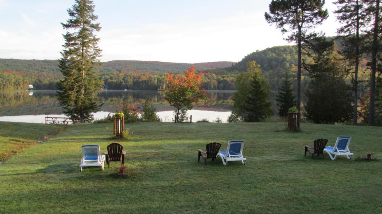 Motel Ours Bleu Lac-Saguay Esterno foto